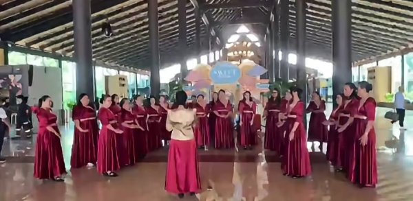Kronologi Video Viral Kontingen Pesparawi asal Kepri Bernyanyi di Bandara Soetta: Diduga Kelalaian Travel Belum Bayar Tiket