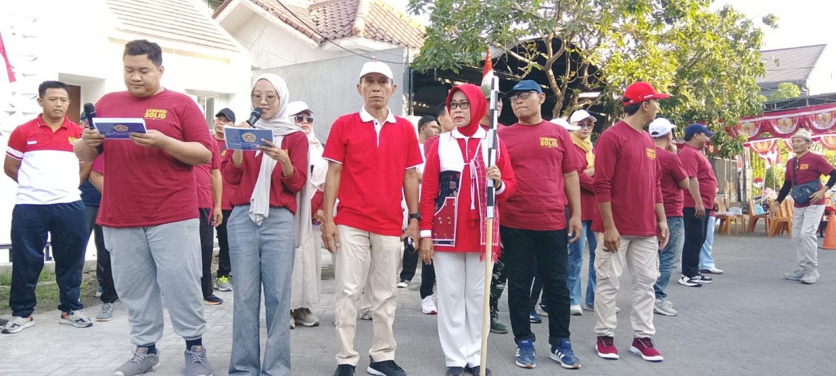 Jalan Sehat Desa Cemandi Meriahkan HUT RI ke-81