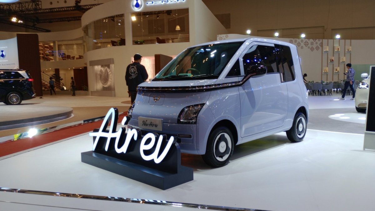 Panduan Praktis Merawat Mobil Listrik Agar Aman dan Awet di Musim Hujan